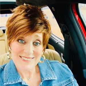 Meet your Posher, Connie